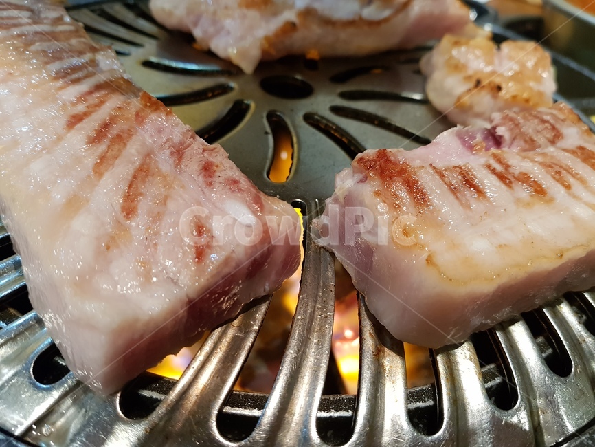 삼겹살,고기,돼지고기,구이,불판,돼지,음식,식재료,요리,food,cook,meal,dishes,food reserves,육류,고기,meat,한식,한국음식,한국요리,korean food,korean dishes,korean meal,korean cook