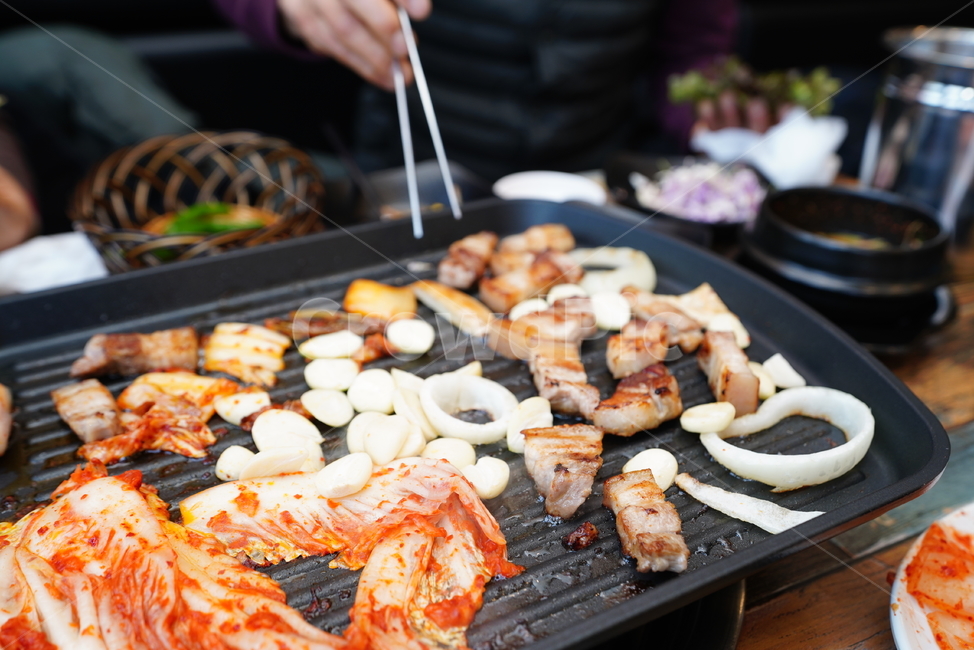 한식,고기,돼지고기,육류,육식,구이,식사,먹거리,음식,푸드,삼겹살,술안주,단백질,음식,식재료,요리,food,cook,meal,dishes,food reserves