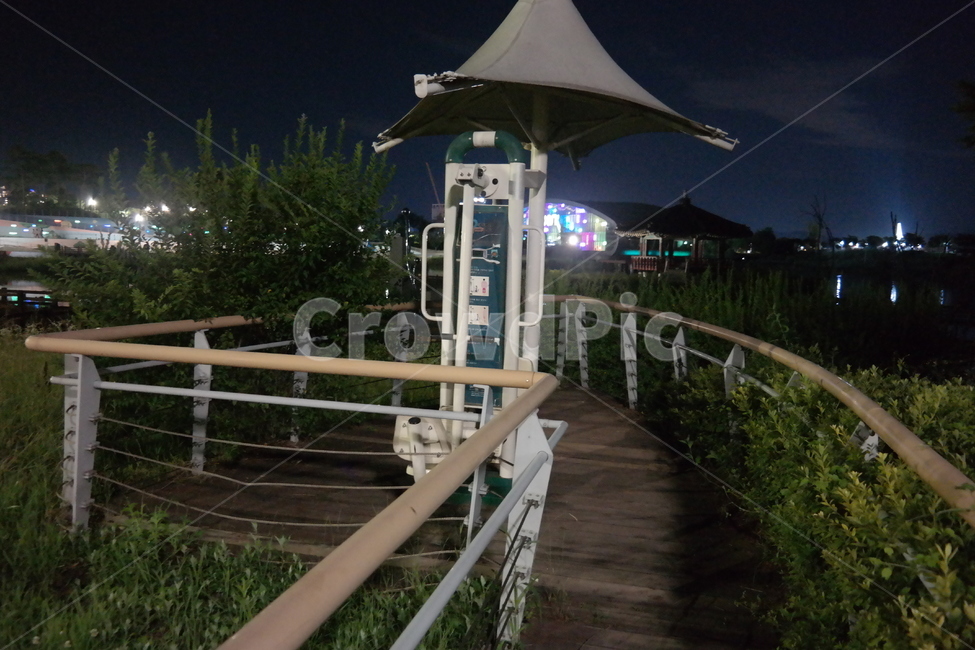 운동기구,공원,산책,야경,건강