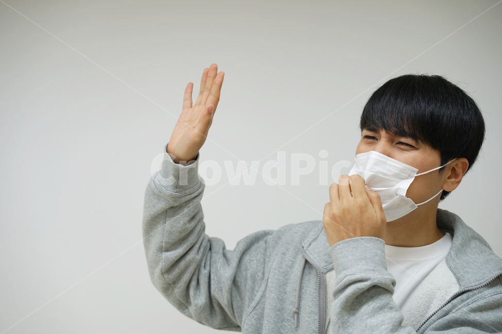 바이러스,기관지,호흡기,남성,남자,우한폐렴,미세먼지,황사,스모그,마스크,위생,건강,사람,인물,인간,human,person,얼굴표정,facial expression,face,남성,남자,man,male,감정표현,기분,feeling,emotion,건강,헬스웨어,헬스케어,healthware,health care
