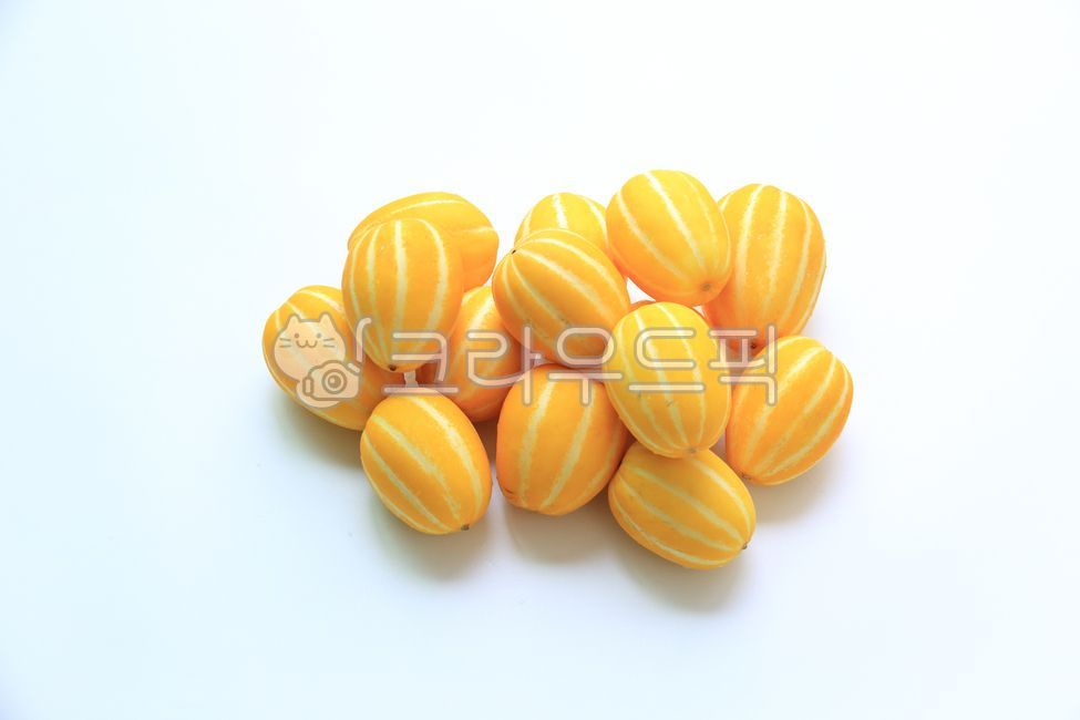 참외,노란,성주참외,하얀배경,농작물,과일,신선한,더미,껍질,여러개,싱싱한,노란참외,수확,유기농,열매,식재료,식품,신선식품,제철과일,간식,후식,디저트,농산물,여름과일,재배,달콤한,맛있는,먹거리,생과일,노란과일,yellow,건강,food,fruit,plant,식물,여름간식