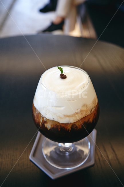 컵,glass,와인잔,아인슈페너,비엔나커피,coffee,커피,감성사진,크림,아이스커피,유리잔,마실것,음료,beverage,커피,카페,coffee,cafe