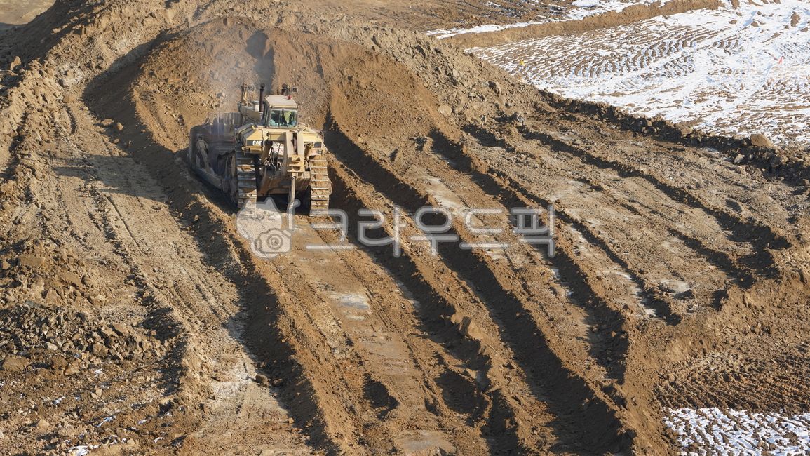 cutting the ground,bulldozer,leveling work,Development,digging