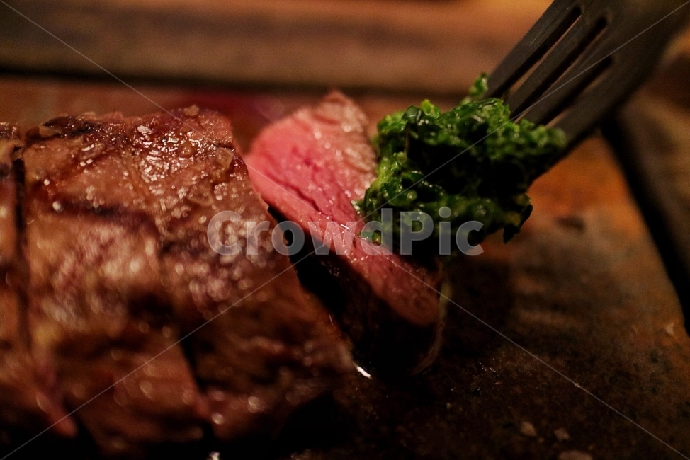 고기,스테이크,steak,레스토랑,restaurant,런던,영국,음식,맛집,음식사진,유럽,film,view,야경,snap,스냅,스냅사진,travel,여행,europe,유럽여행,trip,food,meat,음식,식재료,요리,food,cook,meal,dishes,food reserves,육류,고기,meat,양식,서양음식,서양요리,western food,western dishes,western meal,western cook