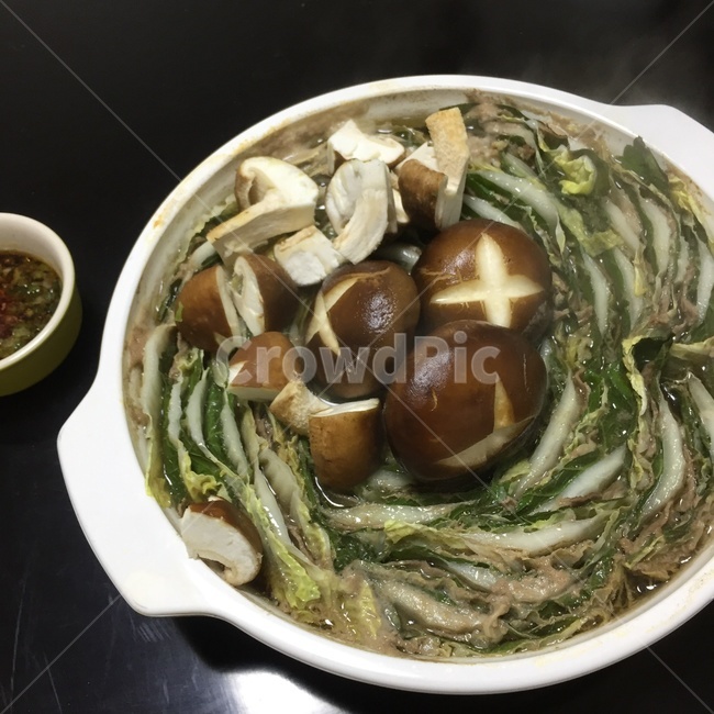 밀푀유나베,밀푀유,나베,표고버섯,국물요리,소고기,버섯,나베요리,음식,요리,국물,따뜻한요리,음식,식재료,요리,food,cook,meal,dishes,food reserves