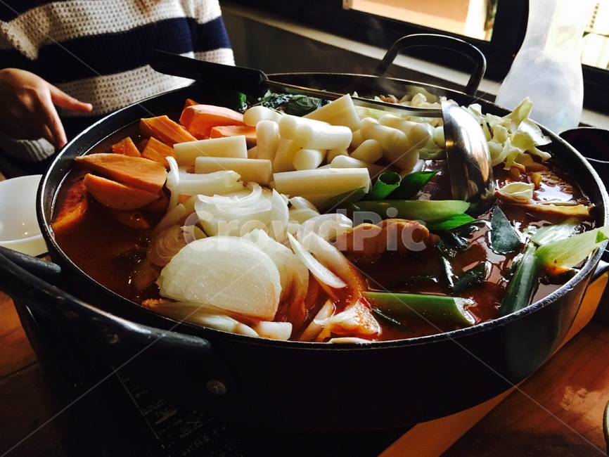 food,dish,meal,떡,양파,떡볶이,마늘,당근,파,음식,맛집