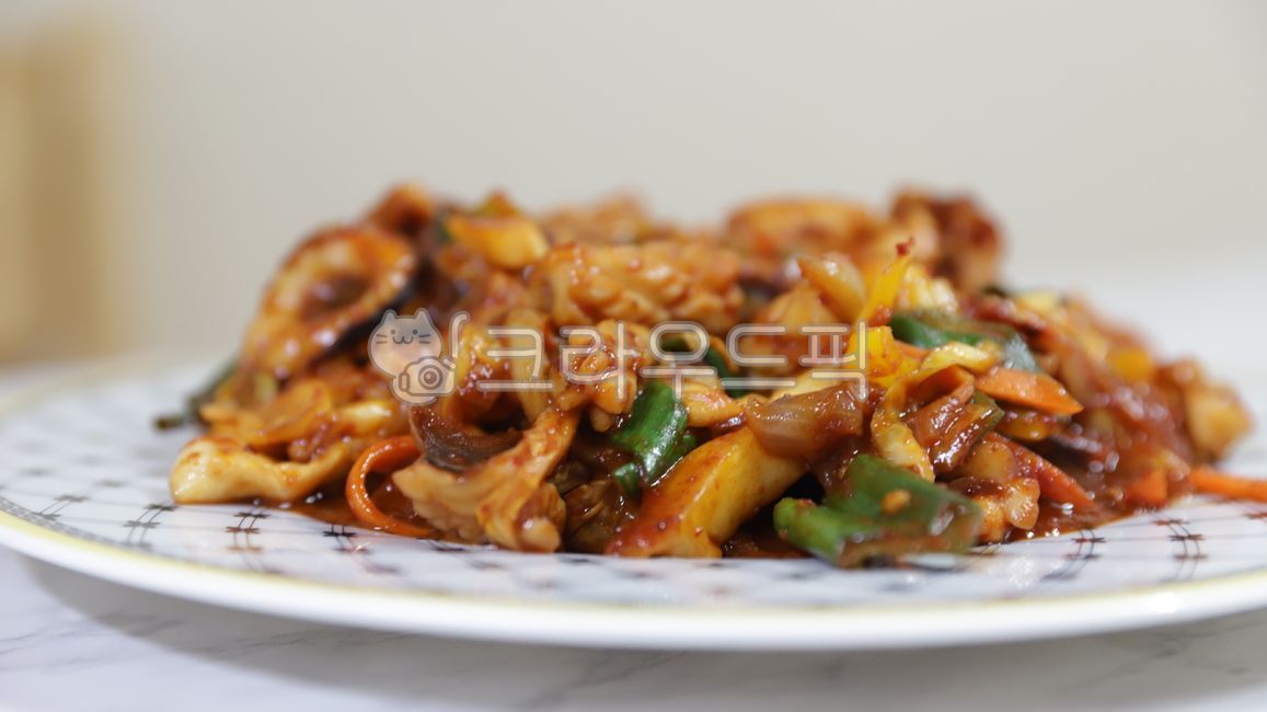 cabbage,onion,kdreancook,redpepperpaste,green onion,stirfriedfood,spicy,Stirfried squid,chili powder,calamari,koreancuisine,squid,Spicy,snack,plate,chili pepper paste,vegetable,stirfriedsquid,redpepperpowder,stirfried dishes,Korean food,ingredients,cookin