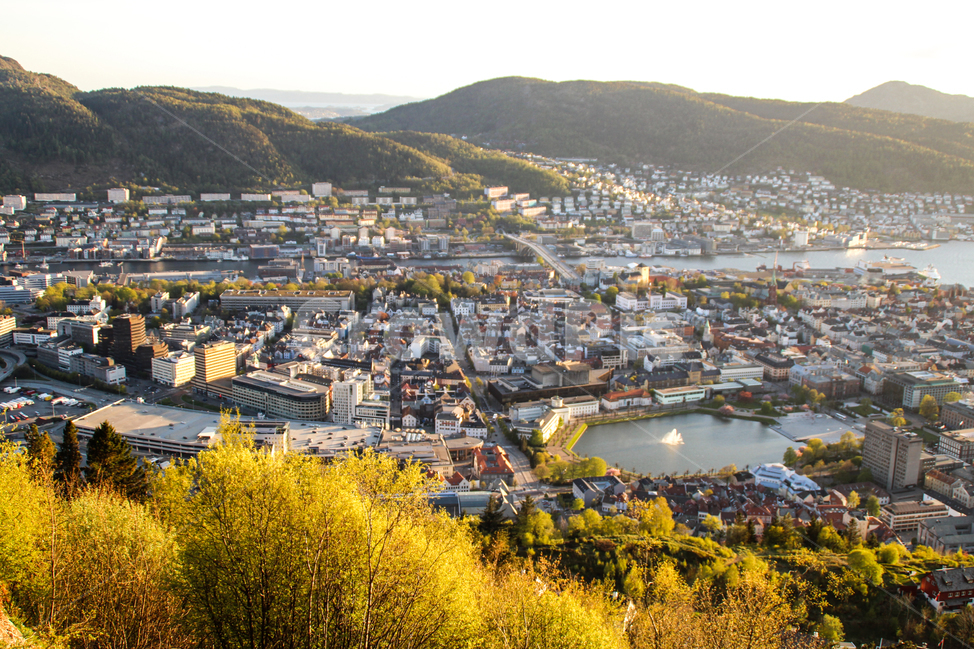 city,dusk,clouds,scenery,summit,early evening,observatory,superb view,beautiful,view,fjord,port city,Mt Flen,sky,travel destination,Northern Europe,setting sun,golden light,Bergen,tourist destination,fairy tale village,downtown,sunlight,Norway,sunset,pano