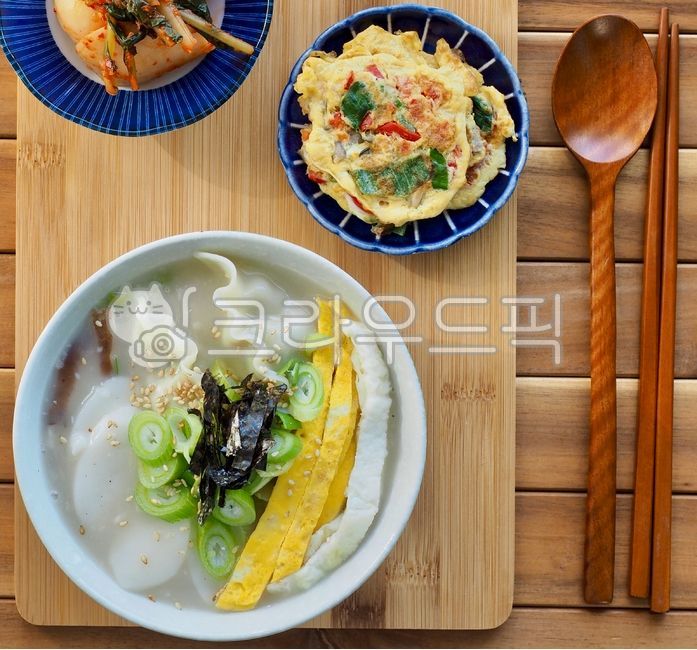 한식,한국전통음식,한국음식,떡국,떡만두국,만두국,식품,만두,한국문화,배경,음식문화,문화,아시아음식,설날,음식,식사,설날음식,명절,명절음식,koreanfood,koreanculture,food,background,foodculture,culture,asianfood,meal,웰빙,웰빙음식,wellbeing,wellbeingfood,음식,식재료,요리,food,cook,meal,dishes,food reserves