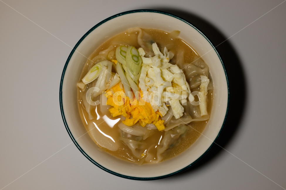 만두,떡,설날,쌀,국물,한국음식,한국문화,음식,식품,전통,문화,식사,수프,그릇,새해,new year,음식,식재료,요리,food,cook,meal,dishes,food reserves,한식,한국음식,한국요리,korean food,korean dishes,korean meal,korean cook