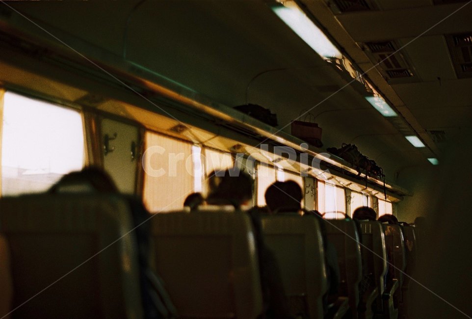 기차,기차여행,train,열차,나른,낮잠,사람들,대중,군중,other people,crowd,인물실루엣,사람실루엣,character silhouette,human silhouette,감성,sensible,feeling,교통,교통수단,traffic,transportation,person,사람,human,인간