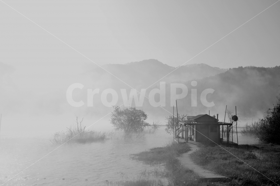 문광저수지,물안개,낚시터,여행,몽환,흑백,괴산,충북,자연,풍경,nature,landscape,한국자연풍경,한국자연경관,korea nature landscape,흑백,모노톤,monochrome,black and white,outdoors,옥외