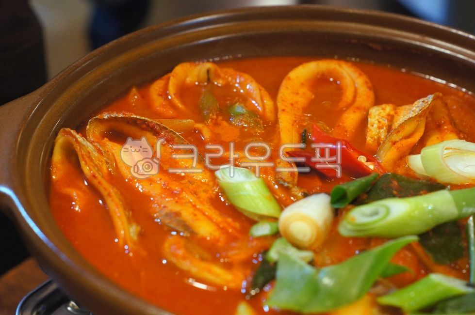 ,stewedjejubeltfish,plating,Braised cutlassfish,local food,fishdishes,Jeju local food,jejulocalfood,fishcuisin,galchijorim,Korean food,kfood,cooking,foodpresentation,seafood,food,braisedcutlassfish,fish dishes,Jeju braised cutlassfish,fish,Plating,localfo