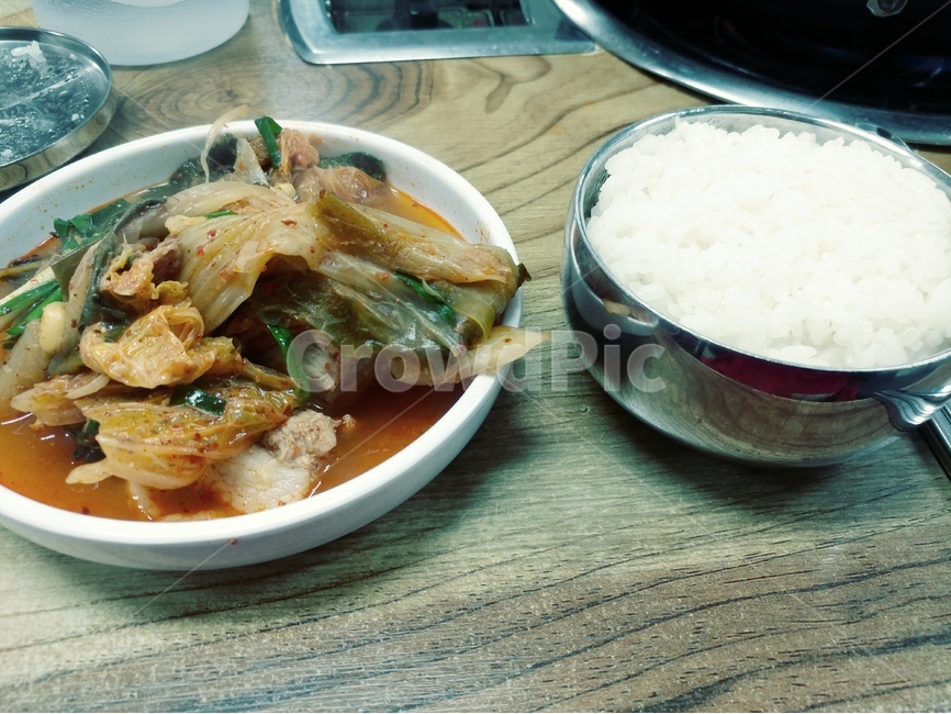 식사,식탁,탄단지,반찬,끼니,음식,요리,아침,점심,저녁,식당,탄수화물,단백질,지방,그릇,용기,접시,밥,국,쌀,채소,육류,조미료,받침,수저,소스,양념,기름,은,무늬,음식,식재료,요리,food,cook,meal,dishes,food reserves