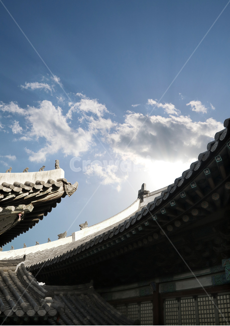 한국전통,한국풍경,고궁,전통,배경,배경이미지,백그라운드,건축,건물,동양건축,궁전,한국,문화재,유적지,하늘,구름,한국전통,한국문화,korean traditional,korean culture,건축물,건물외관,exterior,building,structure,architecture,construction
