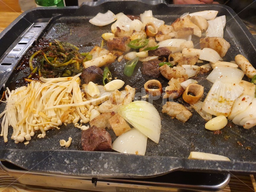 막창,대창,염통,버섯,한우곱창,곱창,술안주,야채볶음요리,야채볶음막창,음식,식재료,요리,food,cook,meal,dishes,한국요리,한국음식,육류,고기,점심,lunch,구이