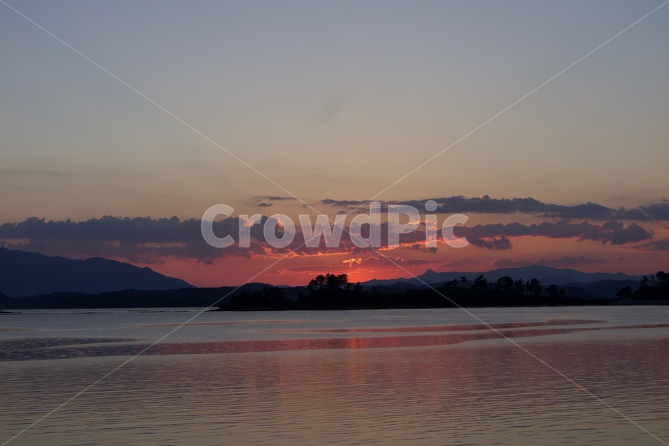 일몰,바닷가,남해,바다,석양,자연,풍경,nature,landscape,outdoors,옥외,sky,하늘,sunset,dusk,황혼,dawn,새벽,red sky,붉은 하늘