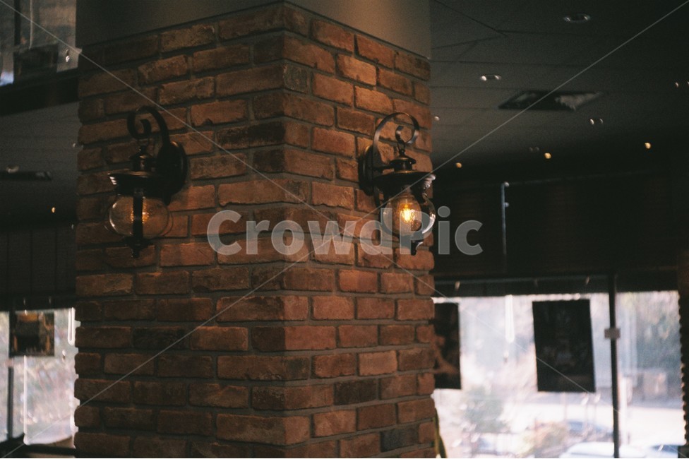 필름카메라,카페,조명,벽돌,감성,감성,sensible,feeling,인테리어,실내디자인,interior design