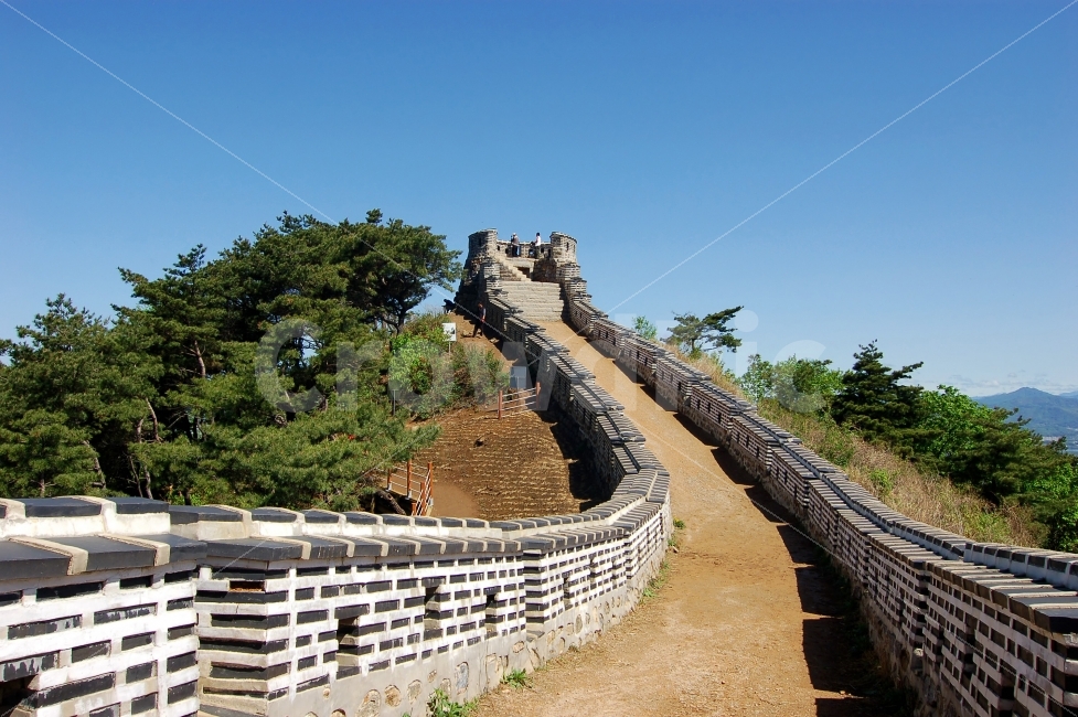 남한산성,성,성곽,세계유산,세계문화유산,문화유산,성벽,경기도,한국,건축,고건축,전통건축,전통,전통건축물,산성,길,등산,문화재,치성,건축물,건물외관,exterior,building,structure,architecture,construction,랜드마크,landmark,tourist attraction,한국전통,한국문화,korean traditional,korean culture