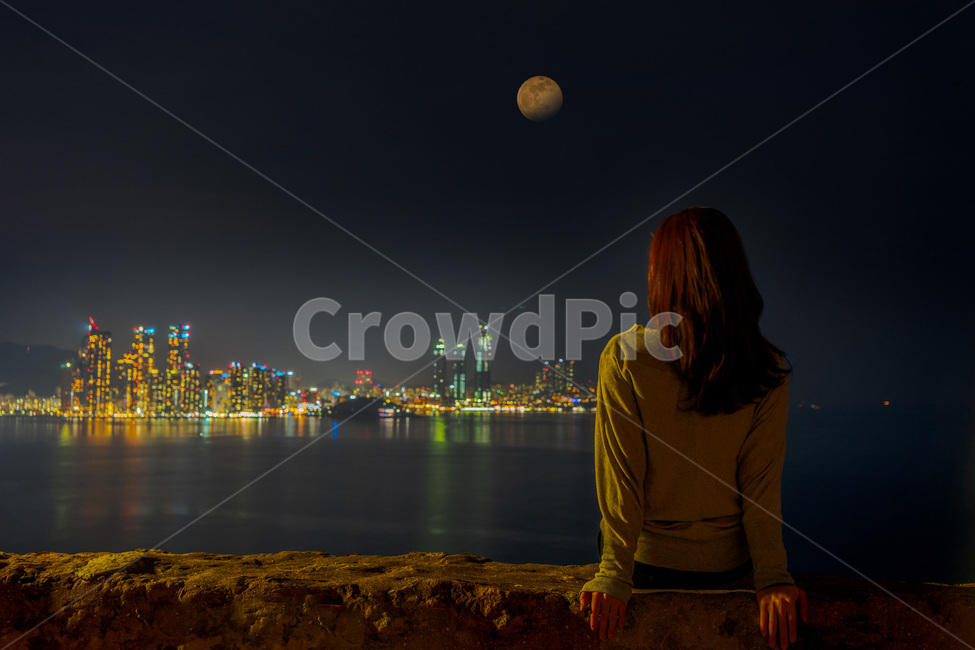 야경,달,부산,풍경,nightview,마린시티,바다,장노출,longexposure,밤마실,야경,밤,풍경,nightscape,night,landscape,도시,city,한국도시풍경,한국도시경관,korea cityscape,사람,인물,인간,human,person,여성,여자,woman,female,lady,nature,자연,outdoors,옥외