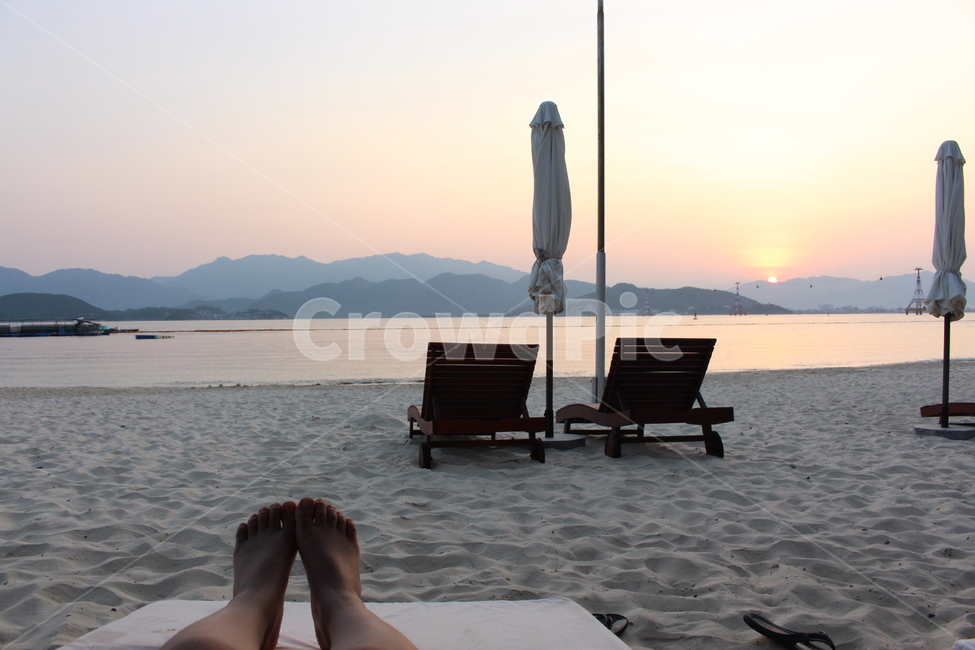 휴가,해변,여름휴가,해수욕장,석양,여름석양,해변,바다,beach,sea,사람,인물,인간,human,person,신체일부,몸,body,여행,휴가,traveling,vacation,trip