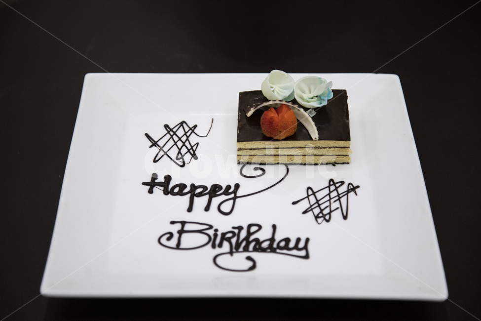 생일,케익,접시,해피,기념일,축하,사각,초코렛,딸기,맛있는,글씨,행복한,나이,이벤트,오브젝트