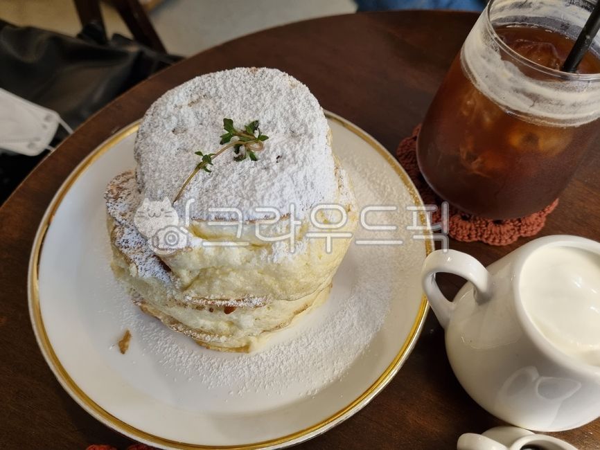 bread,souffle,pancake,pancakes,dessert cafe,Dessert restaurant,cafe,dessert,coffee,Americano