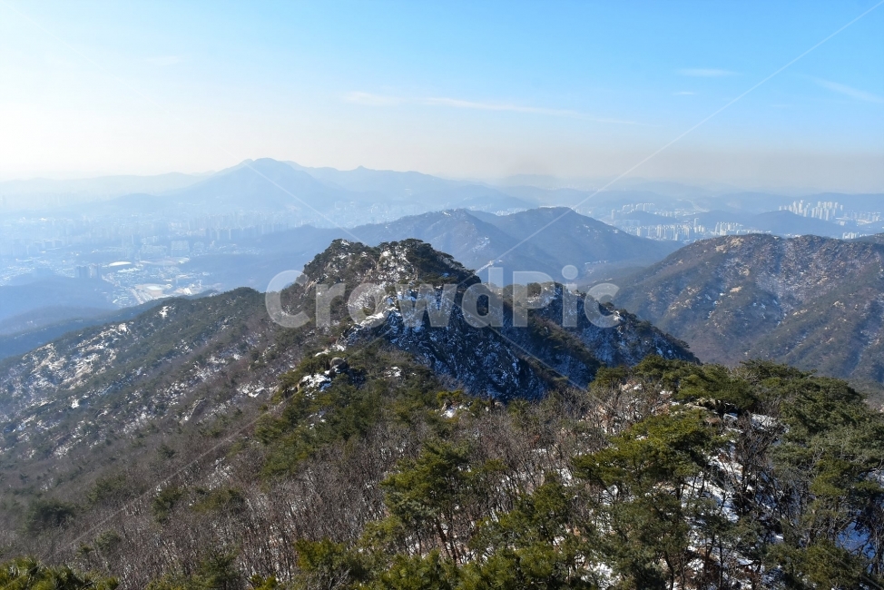 관악산,풍경,겨울,자연,눈,스포츠,등산,산행,nature,snow,겨울풍경,느낌,아름다운,신비로운,경이로운,기암,바위,암봉,암릉,다큐,필,힐링,명산,landscape,winter,season,트레킹,100대명산,인기명산,조망,전망,정부청사,6봉,수목원능선,바윗길,암릉길,명품송,소나무,한국자연풍경,한국자연경관,korea,관양능선,팔봉능선,국기봉,겨울,계절,winter,season,자연,풍경,nature,landscape,한국자연풍경,한국자연경관,korea nature landscape,mountain range,산맥,outdoors,옥외,mountain,산,slope,경사,peak,피크