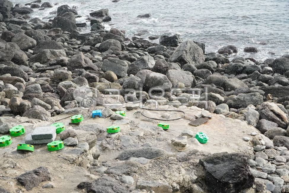 눈바다,겨울바다,해녀,겨울바위,제주도