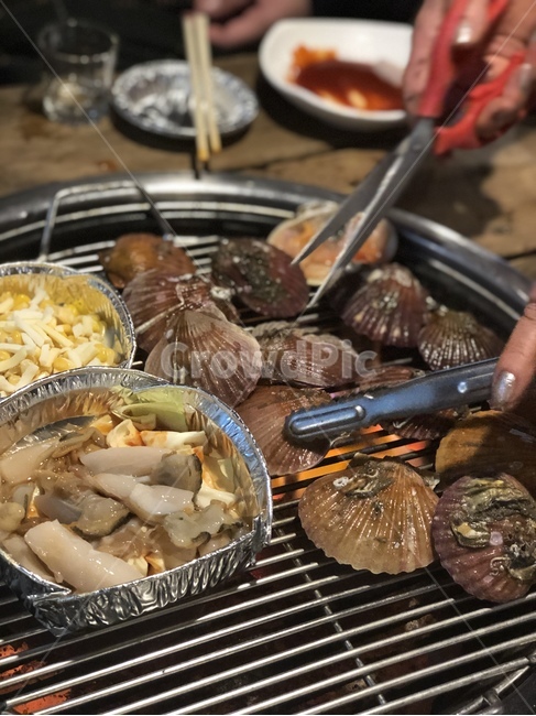 조개구이,바닷가,조개,가리비,관자,치즈,콘치즈,음식,식재료,요리,food,cook,meal,dishes,food reserves,수산물,해산물,fishery products,seafood