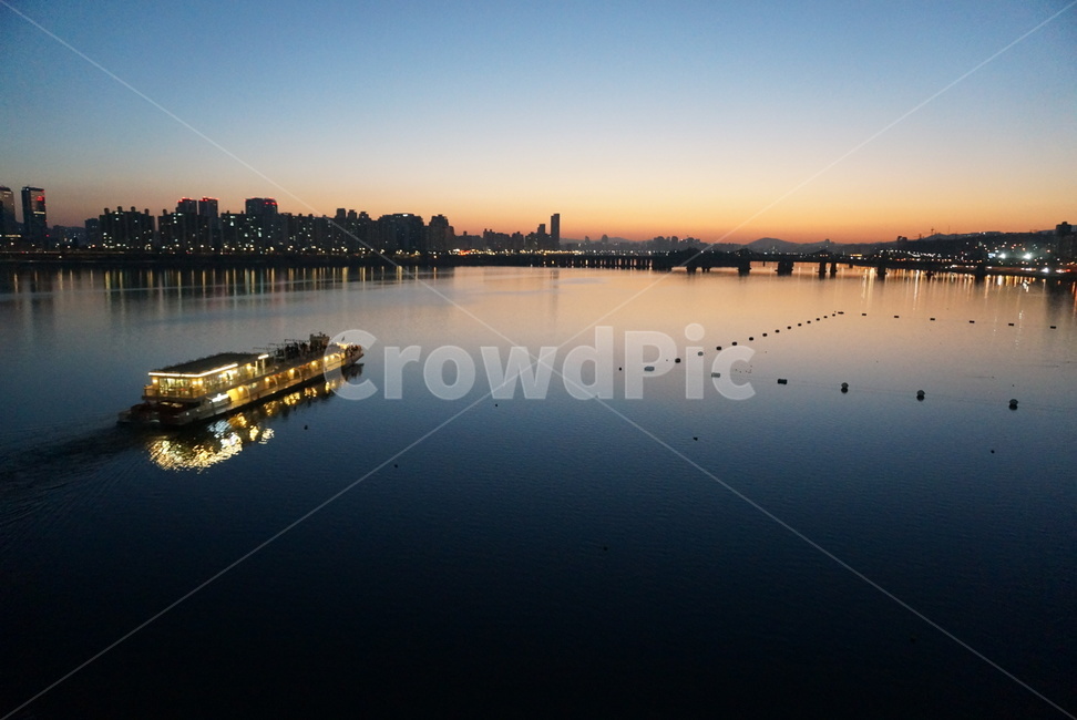 한강,새해,일출,어스름,첫날,야경,밤,풍경,nightscape,night,landscape,도시,city,한국도시풍경,한국도시경관,korea cityscape,교통,교통수단,traffic,transportation,water,물,waterfront,워터 프론트,pier,교각,port,포트,dock,독