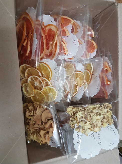 dried fruit,lemon,grapefruit,dry