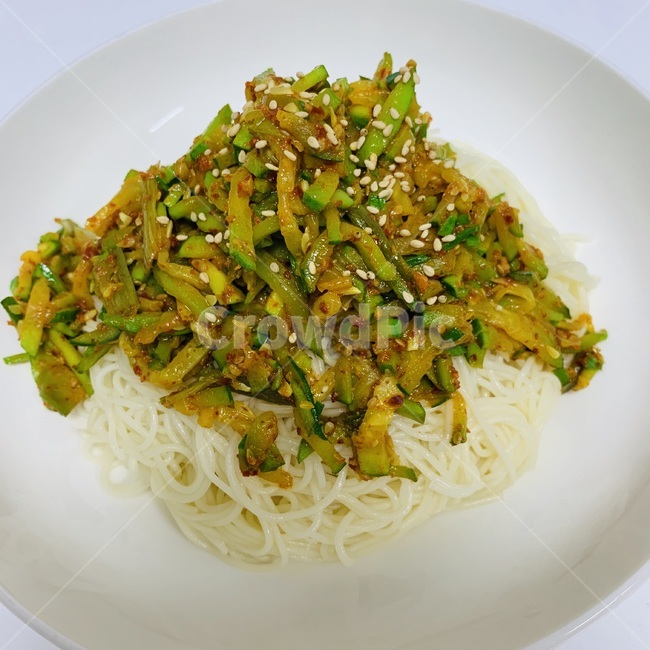 음식,food,meal,dishes,요리,식사,국수,noodle,애호박,호박,저녁,집밥,깨,애호박국수,dinner,cooking