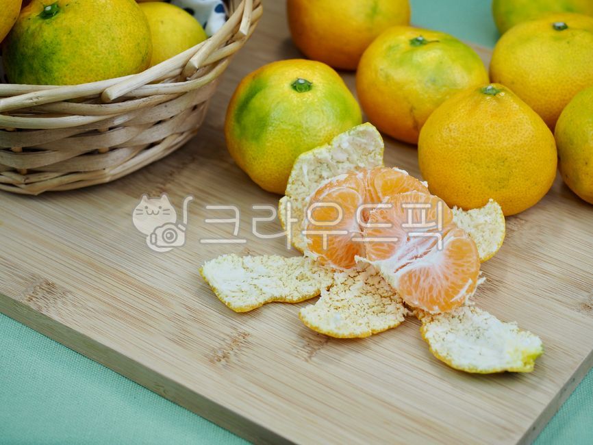 mandarin,citrus fruits,tangerine,jejutangerine,Jeju Island Specialties,fruit,yellow,jeju island,jejuisland,food,tangerines,citrusfruit,jejuislandspecialties,background,plant,Jeju tangerines