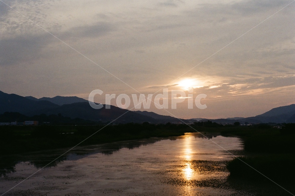 light,빛,flare,플레어,nature,자연,outdoors,옥외,sunlight,햇빛,sky,하늘,일출,일몰,시골,썬셋,sunset,필름,필름사진