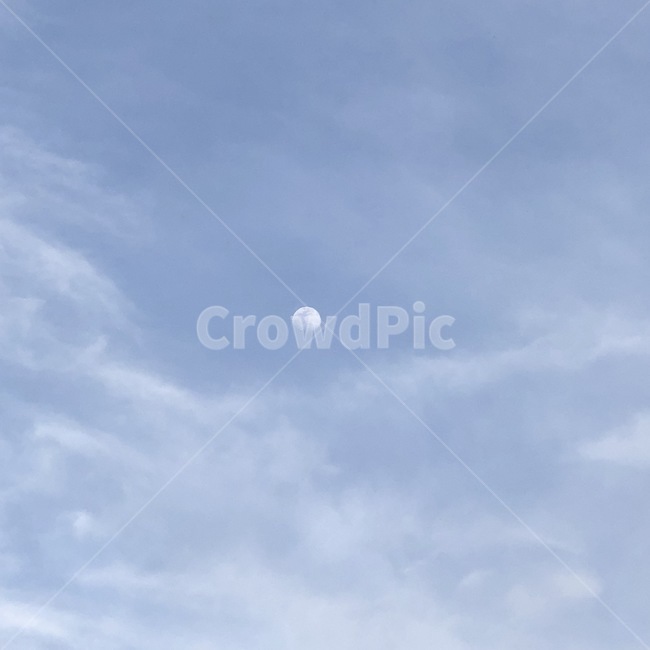 하늘,달,구름,moom,sky,맑은하늘,시원한,여름달,자연,풍경,nature,감성사진,feeling,skyblue