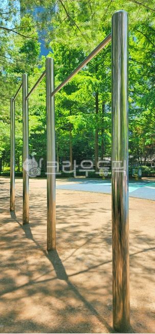 play space,work out,Fitness equipment,playground,metal pole,chin blow