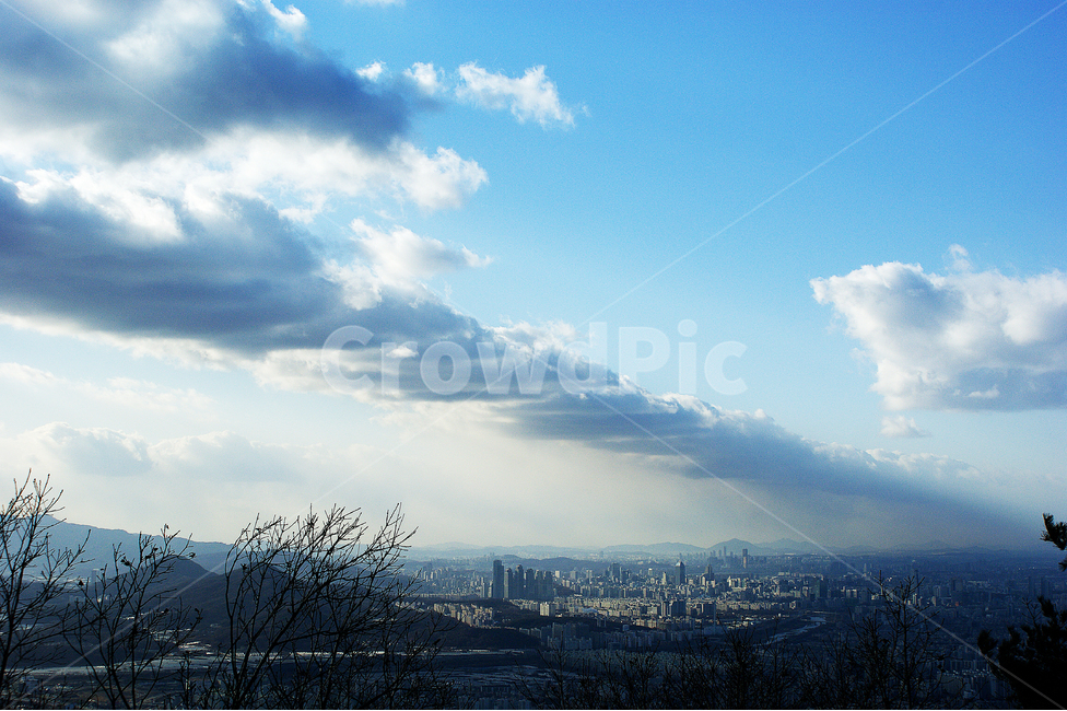 맑음,구름,먹구름,하늘,전망,날씨,미세먼지,파란색,도시,낮,쨍한,도시,풍경,city,landscape,nature,자연,outdoors,옥외,scenery