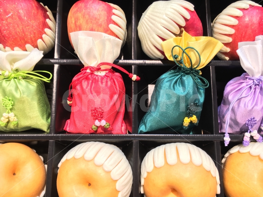 명절,배,사과,선물,사랑,정,선물세트,Gift,추석,설,한국전통,한국문화,korean traditional,korean culture,기념일,축하,anniversary,congratulation,celebrate,celebration,음식,식재료,요리,food,cook,meal,dishes,food reserves,과일,열매,fruit
