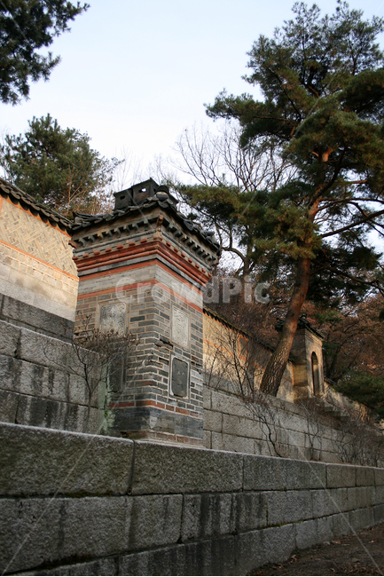 창덕궁,대조전,아미산,굴뚝,내전,한국의궁,세계문화유산,문화유산,한국,한국전통,한국문화,korean traditional,korean culture,건축물,건물외관,exterior,building,structure,architecture,construction