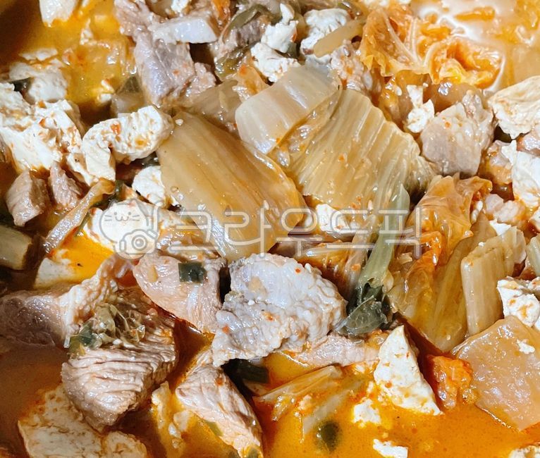 돼지고기김치찌개,돼지고기김치찌게,묵은지김치찌개,묵은지김치찌게,묵은지,김치찌개,김치찌게,돼지고기,돼지,고기,육류,찌게,찌개,배추김치,김치,음식,요리,식사,식재료,food,dish,cook,meal,pork,meat