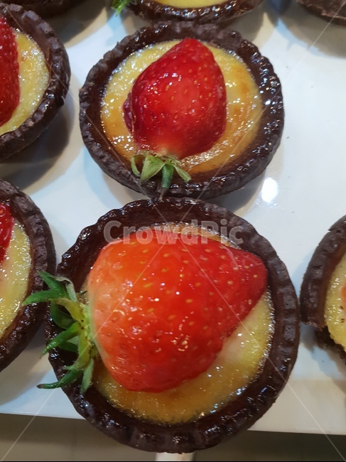딸기,딸기과자,디저트,타르트,딸기타르트,에그타르트,달달한,음식,strawberry,chocholate,dessert
