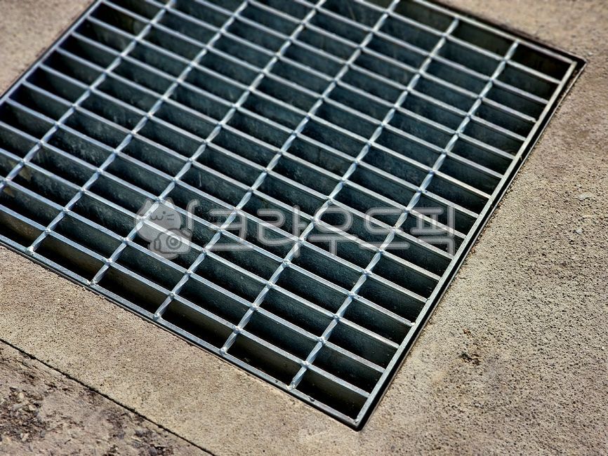 rebar,sewer,earth,floor,cement floor