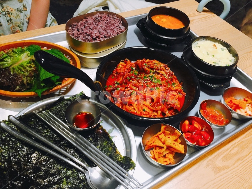 백반,불고기,제육볶음,계란찜,집밥,된장찌개,반찬,밥,레트로,복고,잡곡밥,외식,힐링,휴식,먹방,먹부림,한식,음식,식재료,요리,food,cook,meal,dishes,food reserves,한식,한국음식,한국요리,korean food,korean dishes,korean meal,korean cook