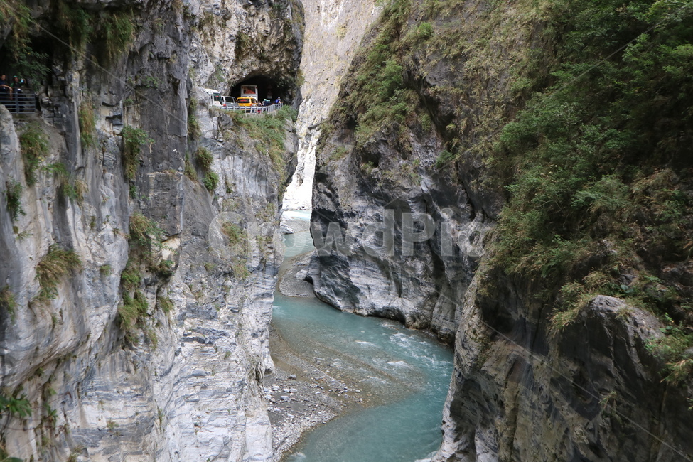 계곡,협곡,물,도로,땅굴,낭떠러지,자연,풍경,nature,landscape