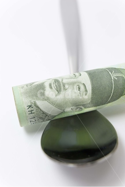 돈,금수저,흙수저,권력,한국,동전,지폐,숟가락,spoon,money,금융,돈,finance,banking,money,연출,컨셉,콘셉,direction,concept,누끼,remove background