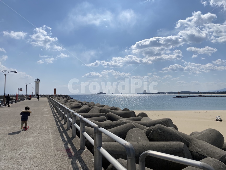 바다,해변,방파재,모래사장,하늘,구름,날씨좋은해변