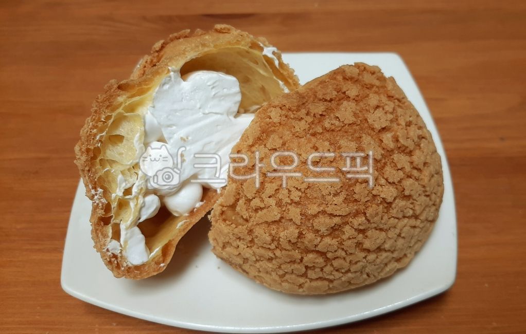 Soboru,bread,Whipped Cream Chewborg,For oven,Soboru bread,snack,Morel bread,Bakery,food,cafe,dessert,whipping cream,cutting,prestigious department,mukbang,famous bread