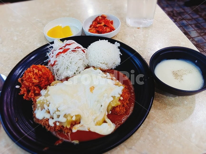 돈까스,치즈돈까스,치즈,스프,점심,음식
