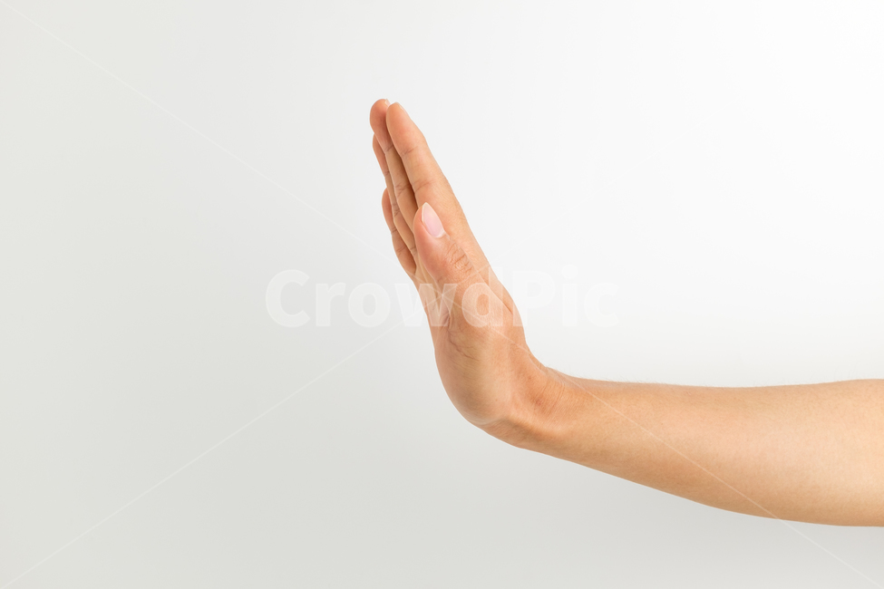 손가락,손,손목,팔,사람손,성인,손톱,위험,금지,정지,반대,지시,제스쳐,수신호,손바닥,남자,신체부위,상징,클로즈업,거부,거절,부탁,간절함,요구,애원,단호,신체일부,몸,body